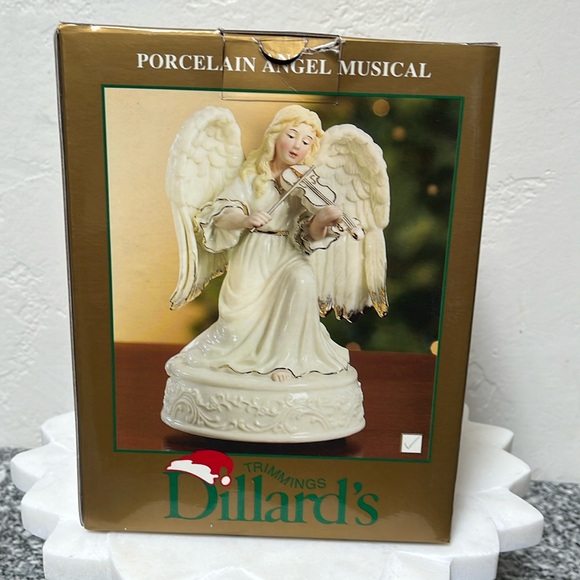 NIB Porcelain Angel Musical - Picture 10 of 16